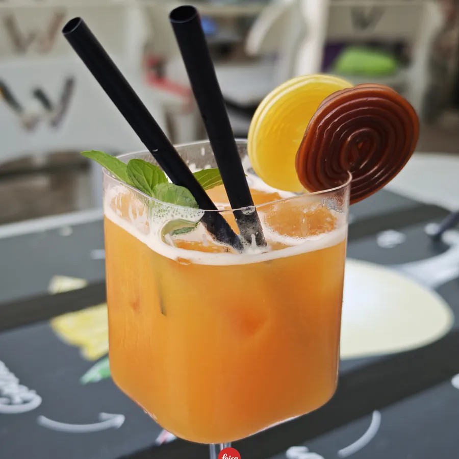 Mrożony drink owocowy podany w Barze IKA